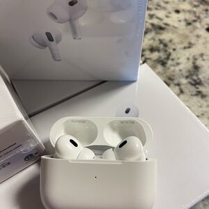Apple AirPods Pro - Sleek White Design